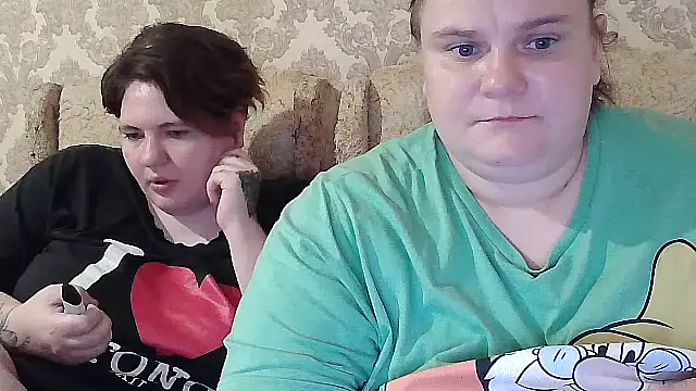 EmmaXKristall live cam on StripChat