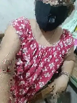 ninadi_hot live cam on StripChat