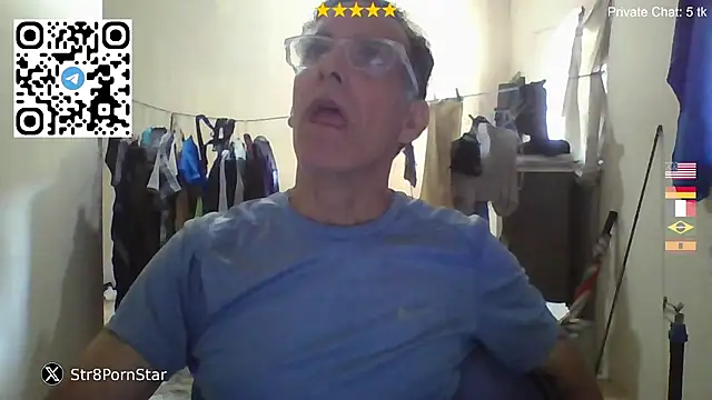 CaptainFox live cam on StripChat