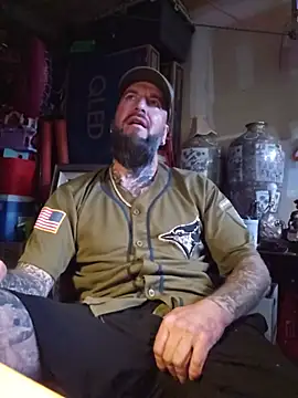 Beardedtattood webcam