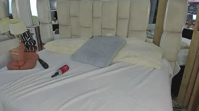 VICTORIAGRAYS webcam
