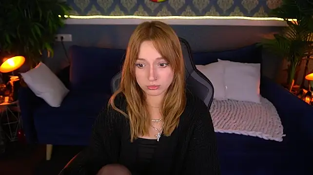 LizzaMoonn webcam