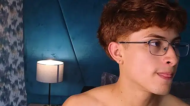 Aaron_Eze live cam on StripChat