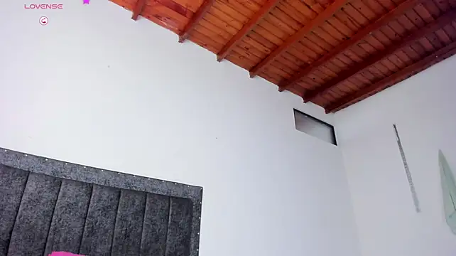 MiaFoox__ webcam