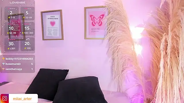MiaaCarter_ webcam