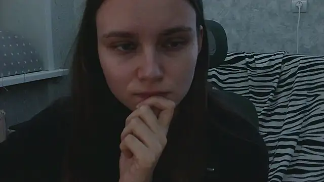 DolcezzaCream live cam on StripChat