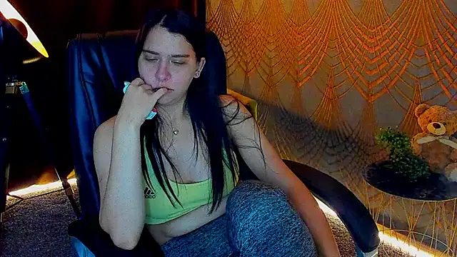 Livia_Shy webcam