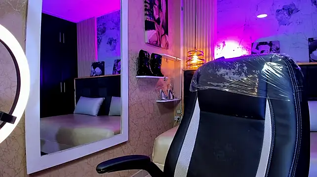 Alisontatcher webcam
