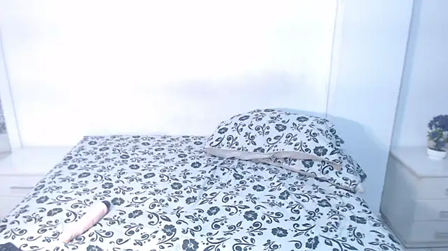 demonica_lucy webcam