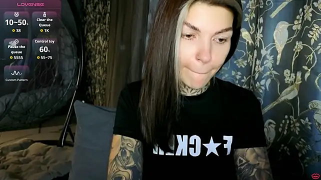 tattooedBabyy webcam