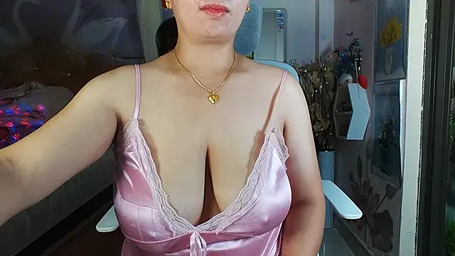 lyly_asian webcam