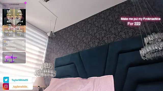 TaylerWhite live cam on StripChat