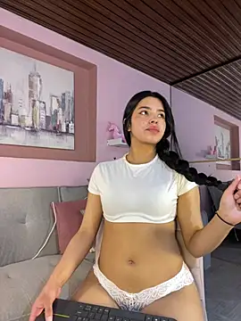 LunaMoore_Pink webcam