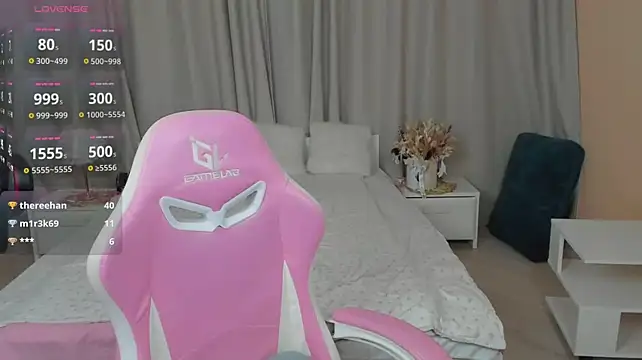Mila_Vogue webcam