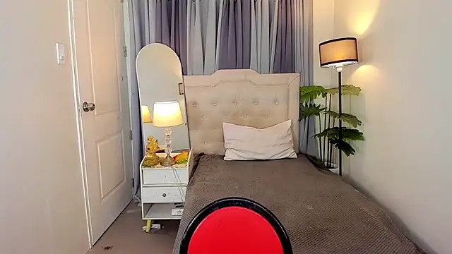 phenomenal_ivy webcam