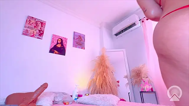AMAIAA_LOVE webcam