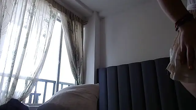 saara_johnson496 webcam