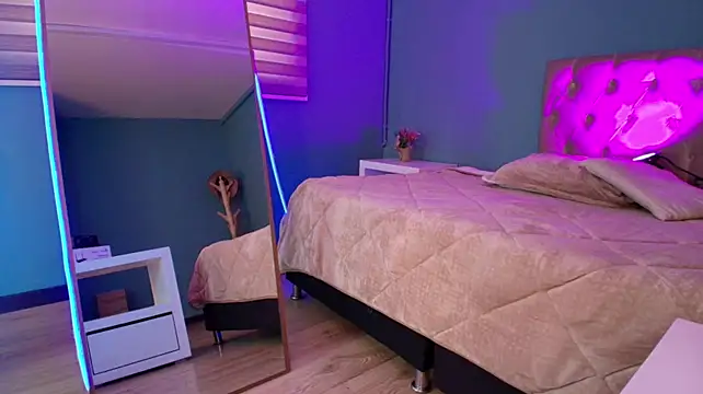 Catti_Brie webcam