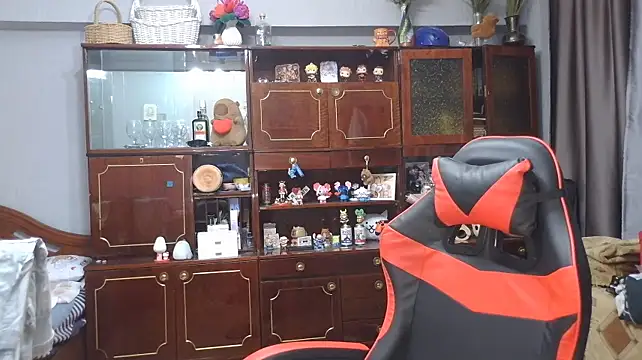 QueenBeatrice webcam
