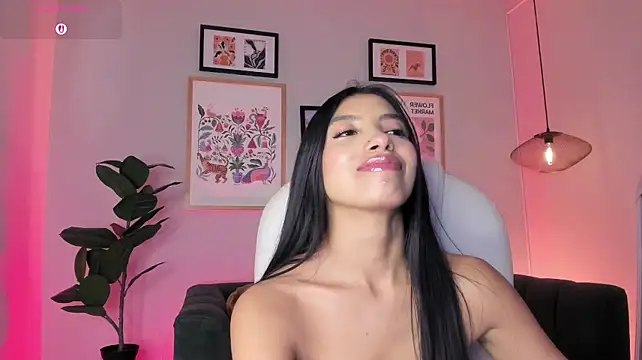 Tiffany_Low webcam