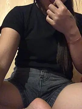 Kuki-si live cam on StripChat