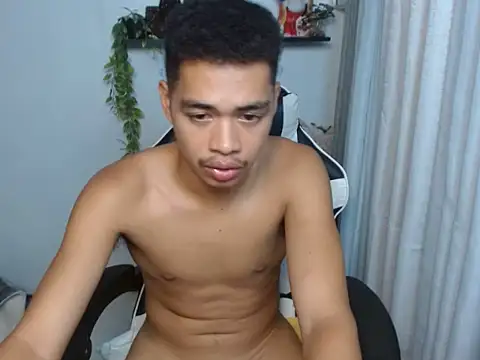curlyasian_njxx webcam