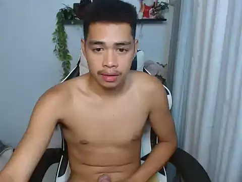 curlyasian_njxx
