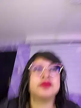 MiiaaJoness webcam