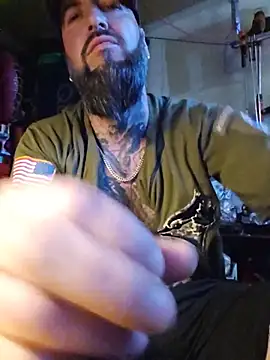 Beardedtattood webcam