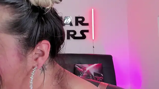 miss_danika webcam