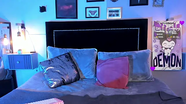 pinkk_deemon webcam