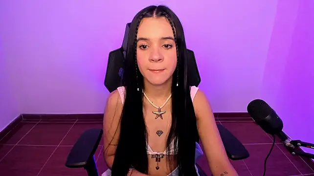 isabellawhitmore webcam