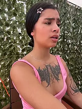 Shalom_pink17 webcam