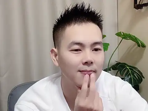leihuu678 webcam