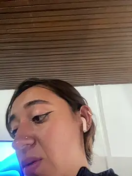 Lu_Pinkk webcam