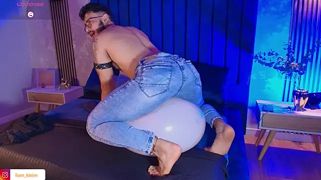 Liam_Kleiin webcam