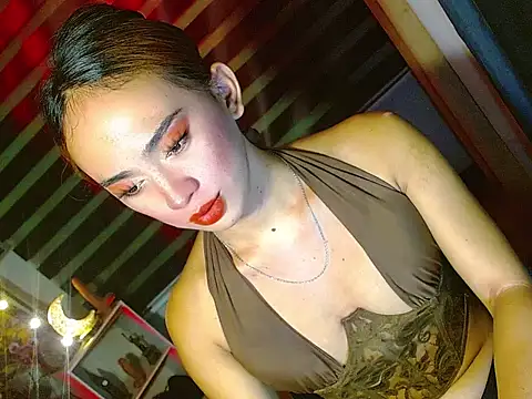 HOLLYWOOD_QUEEN_88 webcam