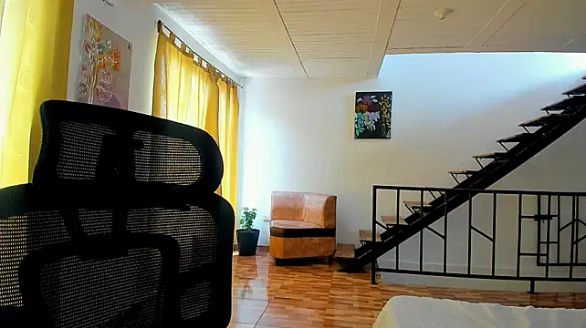 Laura_Ivy webcam