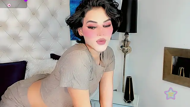 Valentiina_Foxx live cam on StripChat