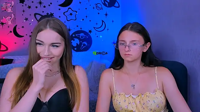 caroline_honeyy webcam