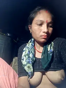 Aaradhyahot05 webcam
