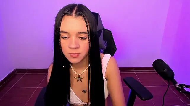 isabellawhitmore webcam