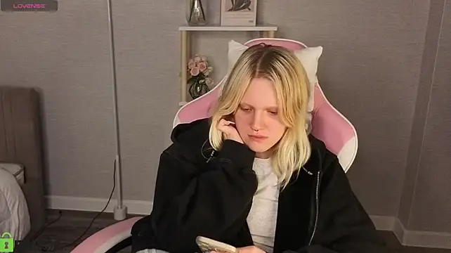 Lilly_Jhonass webcam
