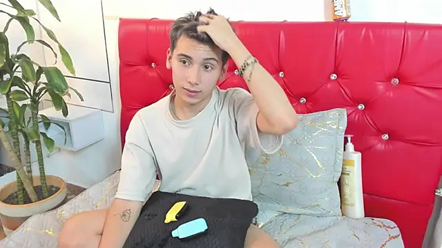 Damon_wolfe live cam on StripChat