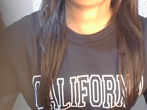 yourbabygirl77 webcam