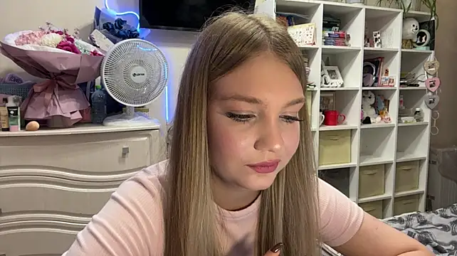 MayaStarlight webcam
