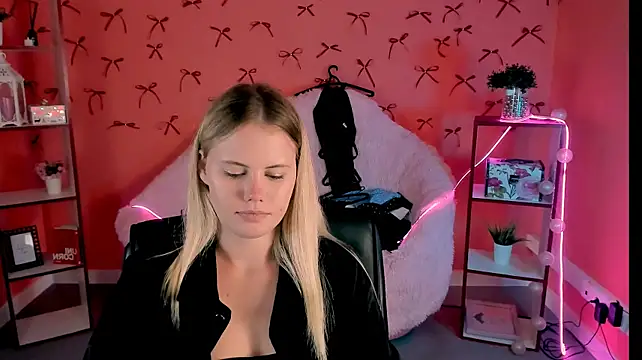 LanaWey webcam