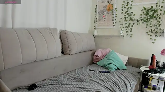 Valerie_Foxy webcam