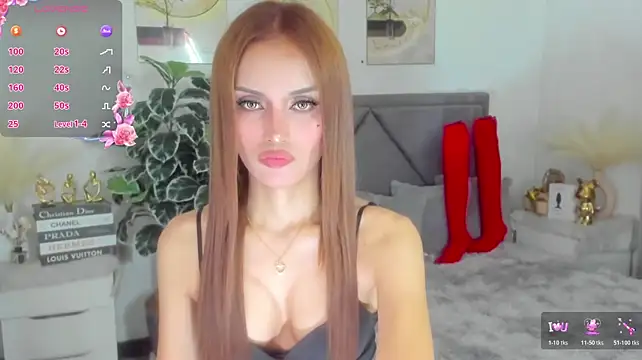 Queen_Cattleya69 live cam on StripChat