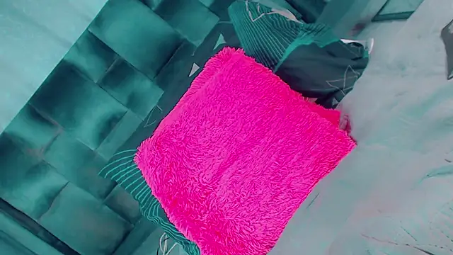 CharlotteBigCock webcam